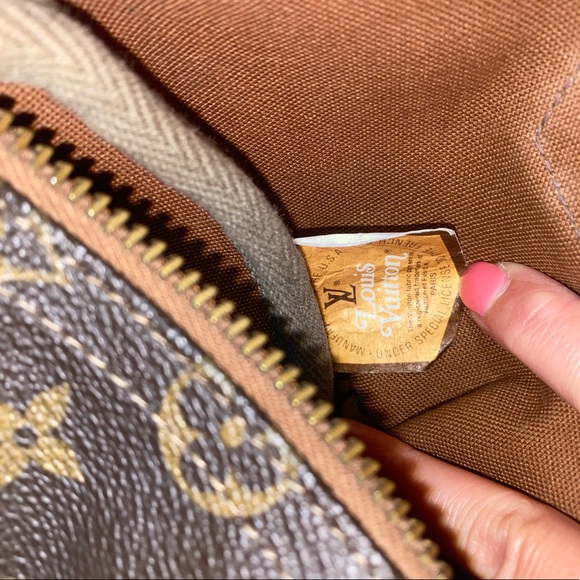 Louis Vuitton Hand Bag - Picture 4 of 5